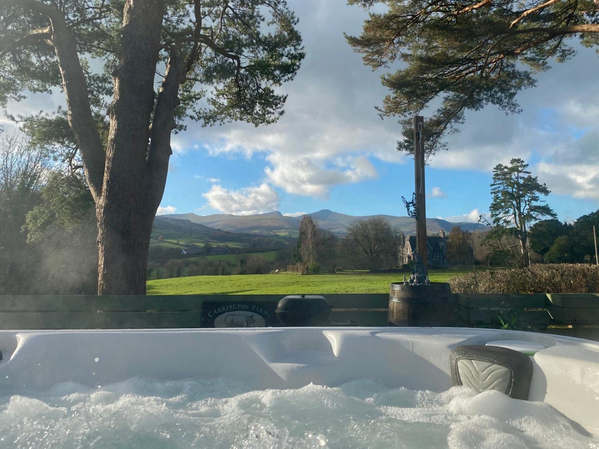 Mountain View Cottage, Hot Tub , Stunning Views Llanhamlach Eksteriør billede
